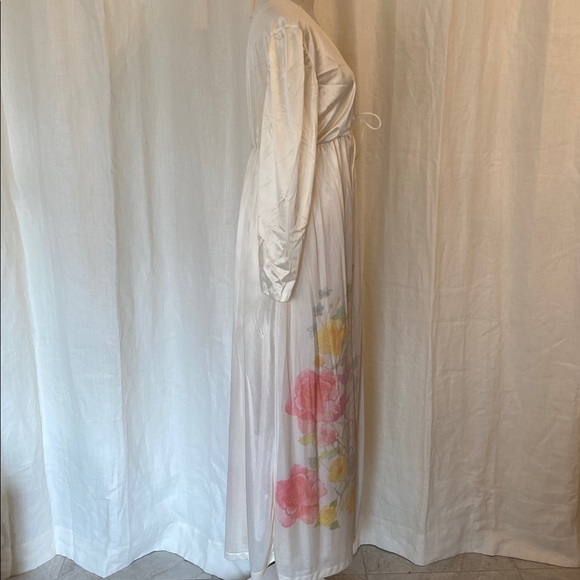 Kayser Nightgown and Robe Peignoir Set - Picture 2 of 13